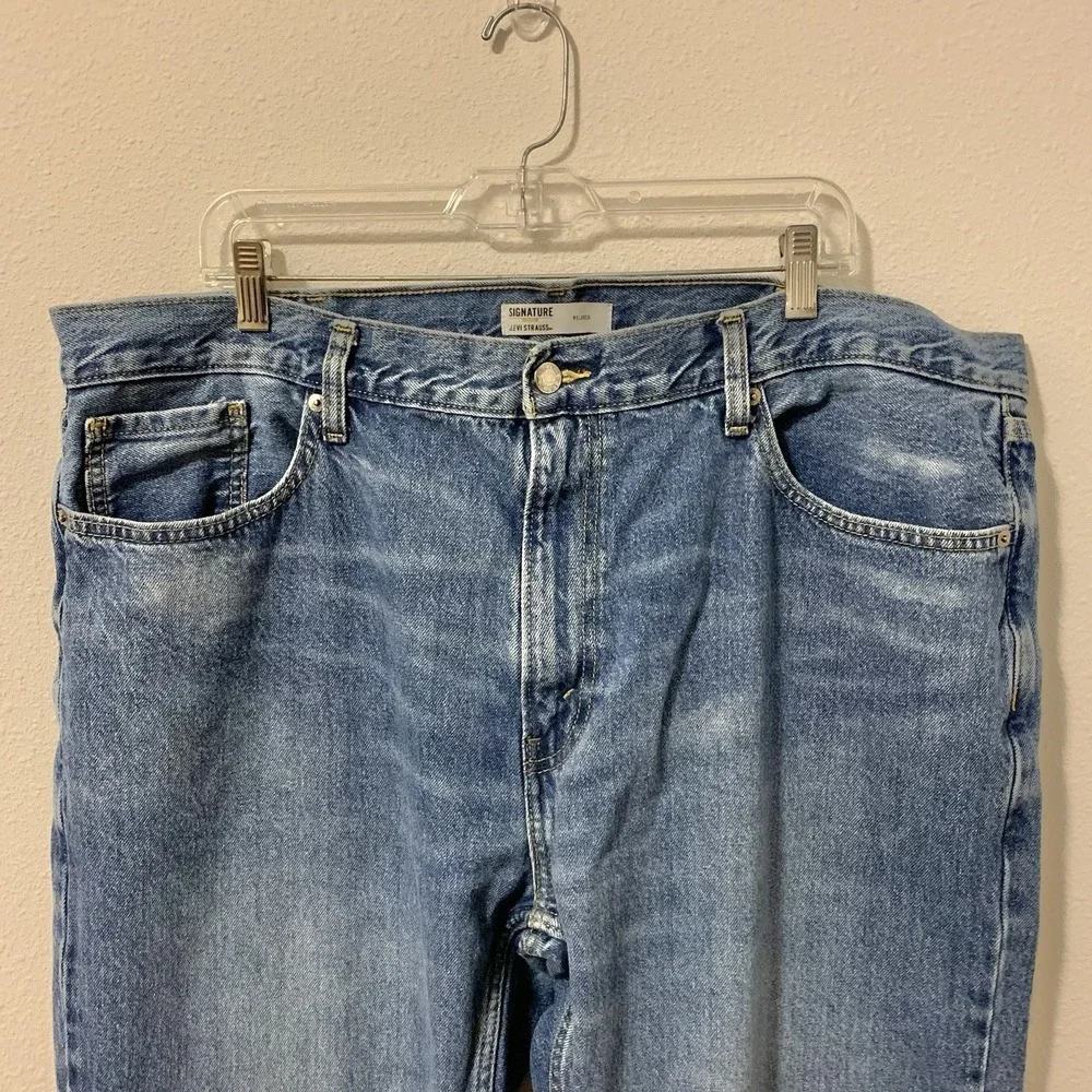 Levi Strauss Men's Signature Gold Blue Denim Jeans 42x32 Relaxed Fit Medium Wash